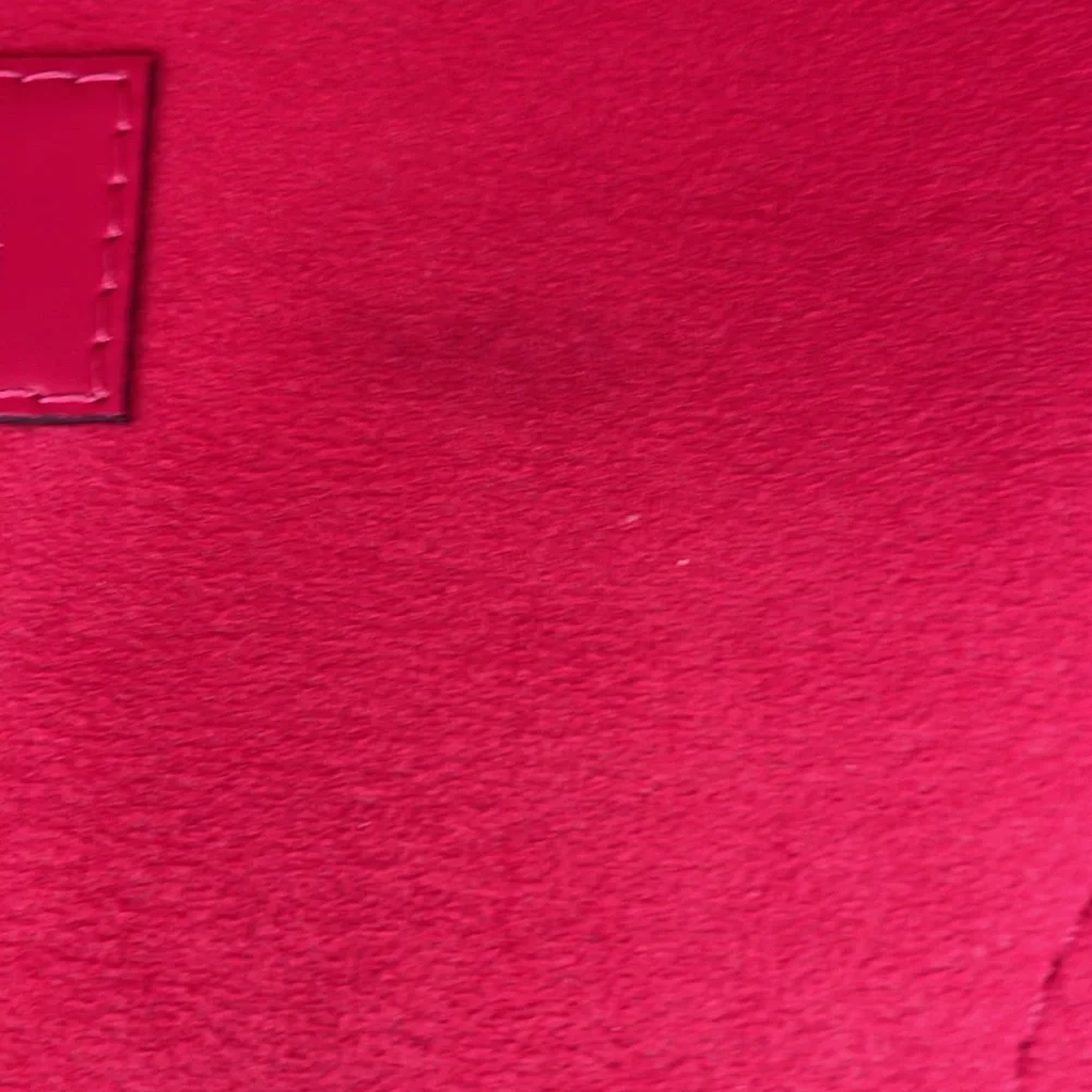 Authentic Louis Vuitton Neverfull Tote in Epi Leather - Picture 12 of 17